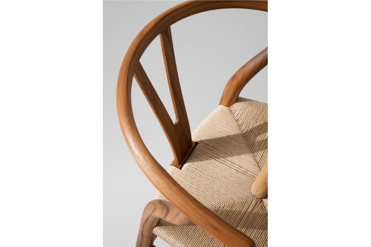 CARL HANSEN & SON | CH24 WISHBONE CHAIR ウォールナット/ブラックペーパーコード
