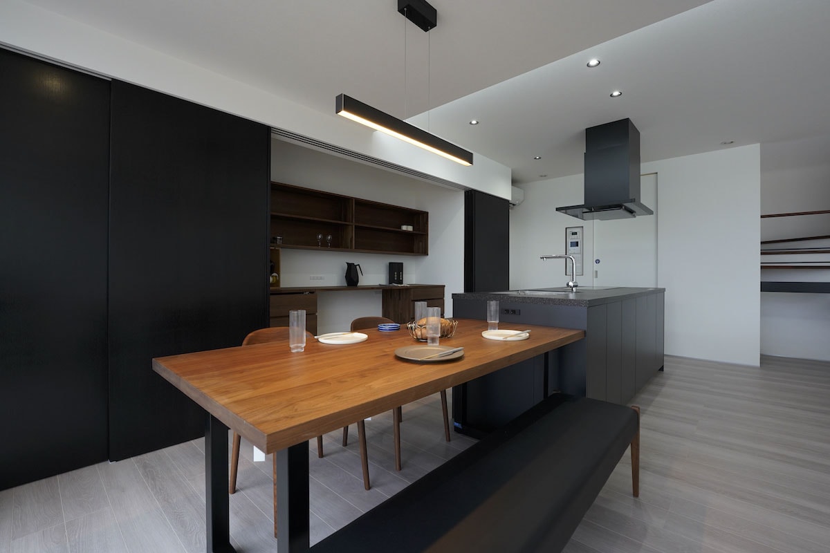 WILDWOOD THICK 41 DINING TABLE W 140cm × D 84.5cm